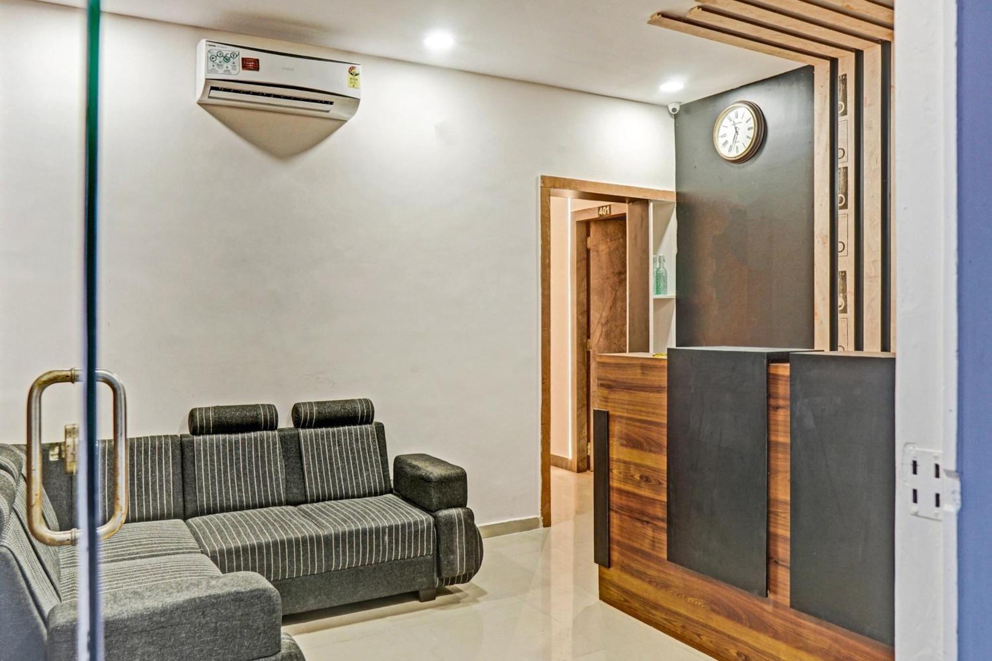 Collection O Sigma Inn Surate Exterior foto