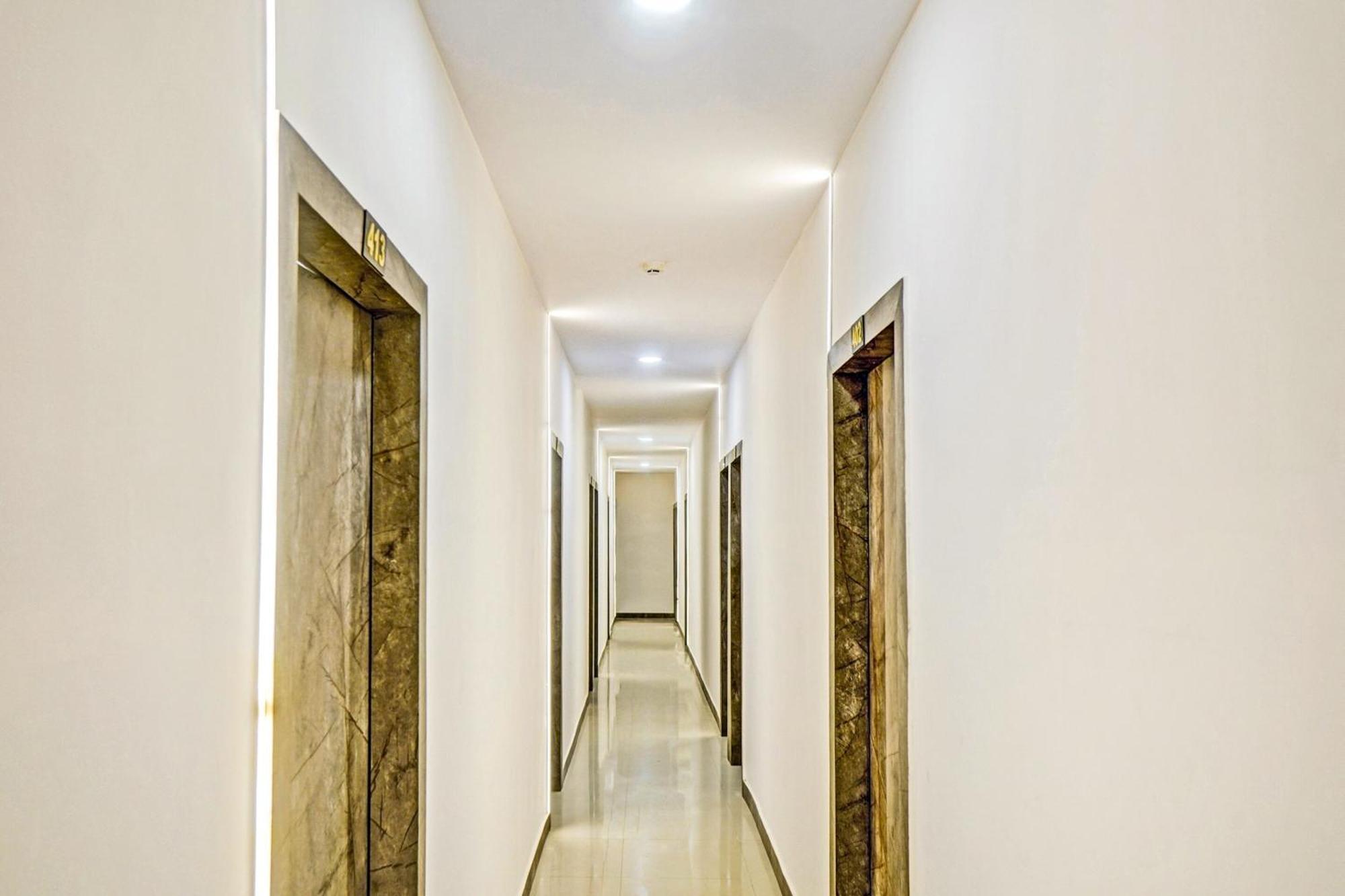 Collection O Sigma Inn Surate Exterior foto